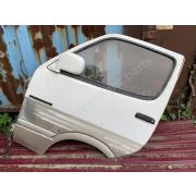 Передняя левая Дверь на Toyota Hiace 106