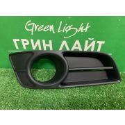 Оправа ПТФ правая Toyota Allex / Runx 2004-2006 г