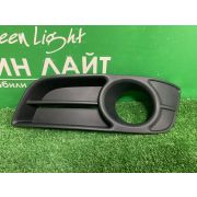 Оправа ПТФ левая Toyota Allex / Runx 2004-2006 г