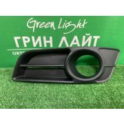 Оправа ПТФ левая Toyota Allex / Runx 2004-2006 г