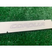 Наклейка «Corolla» на крышку багажника Toyota Corolla Axio 75442-13260