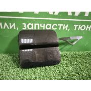 Заглушка заднего бампера (буксировочного крюка) для Toyota Rush / Daihatsu Be-Go / Terios, цвет черный X07, оригинал НОВАЯ